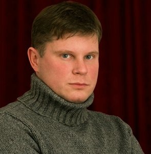 Михаил Дюков: «Читатель сам решит, где алмазы, а где каштаны…»