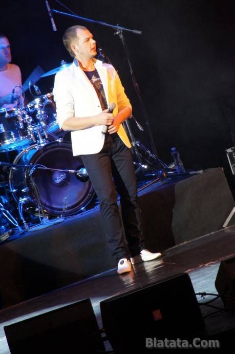 Алексей Брянцев с микрофоном