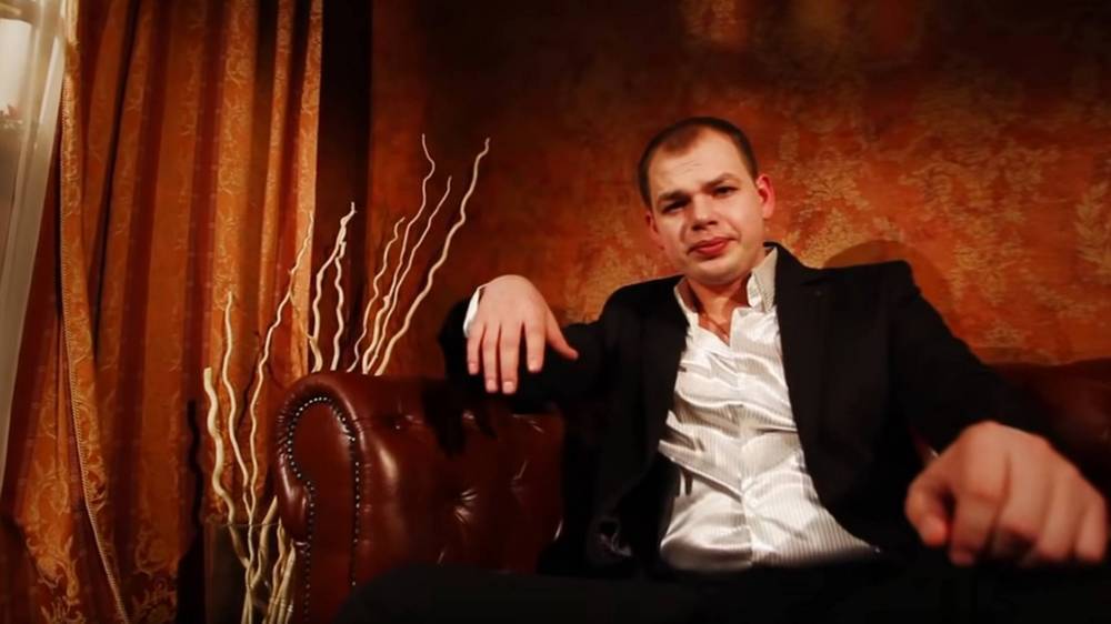 Алексей Брянцев в кресле