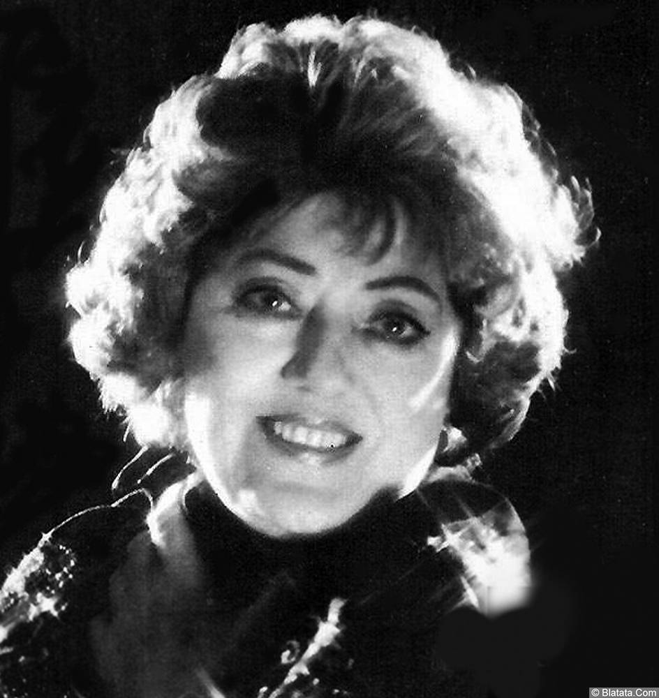 Алла Баянова портрет