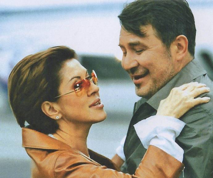 Слава Медяник и Любовь Успенская в обнимку