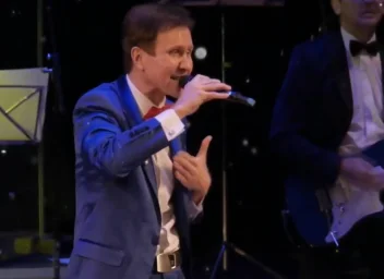 Суд Москвы подтвердил трудовые отношения Александра Дроздова с ВИА «Синяя птица» Суд Москвы подтвердил трудовые отношения Александра Дроздова с ВИА «Синяя птица»