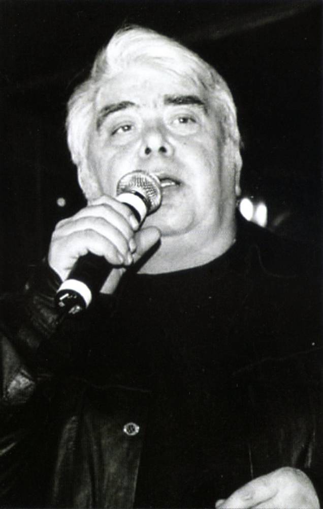 Анатолий Днепров с микрофоном