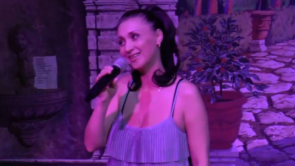 Аня Воробей на сцене