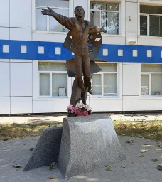 В Одессе демонтирован памятник Владимиру Высоцкому В Одессе демонтирован памятник Владимиру Высоцкому