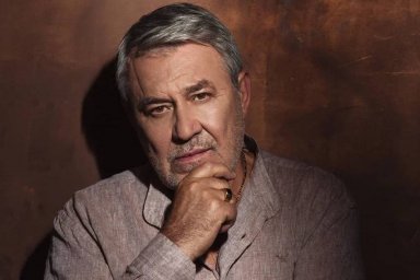 Владислав Медяник выпустил новое лирик-видео