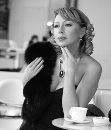 Алена Апина