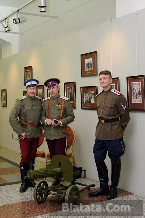 Казаки с пулеметом Максим