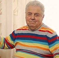 Михаил Танич в полосатом свитере